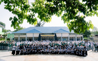 SMKN 1 Kotabaru Gelar Upacara Hari Guru Nasional 2025