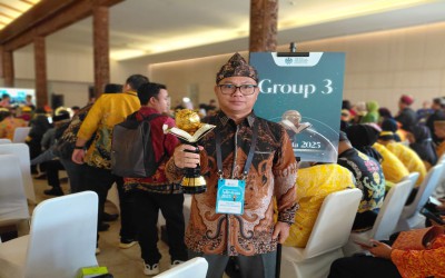 SMK NEGERI 1 KOTABARU RAIH PENGHARGAAN ADIWIYATA MANDIRI 2025