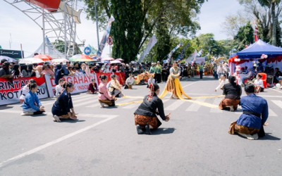 Semarak HUT RI ke-81, SMKN 1 Kotabaru Raih Juara 2 Karnaval Agustusan 2026